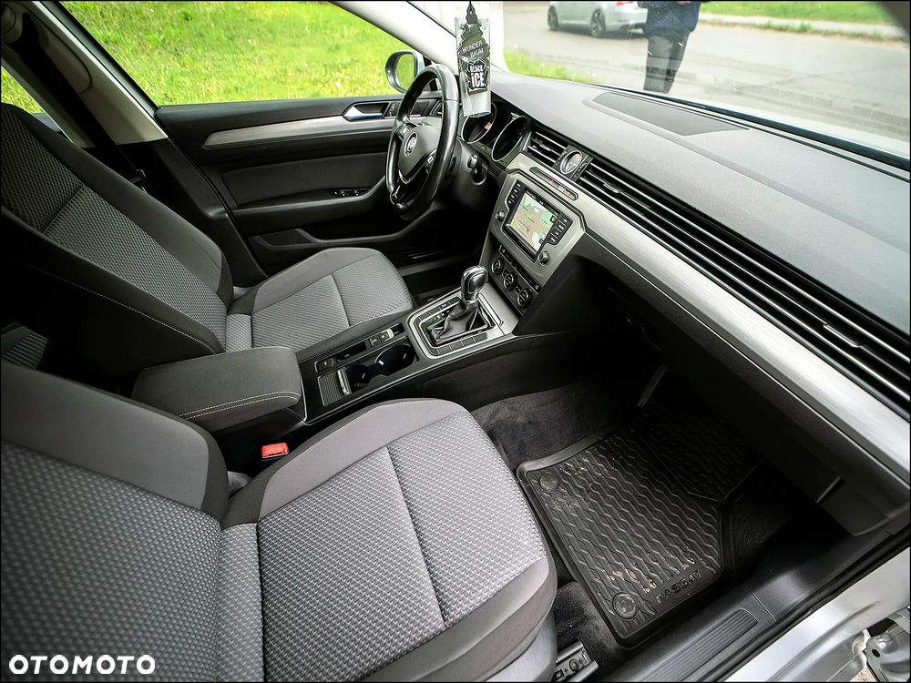 Volkswagen Passat - 17