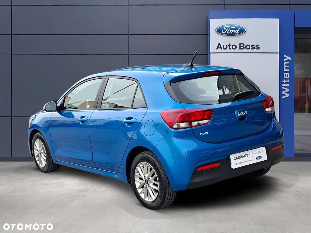 Kia Rio 1.2 L - 3
