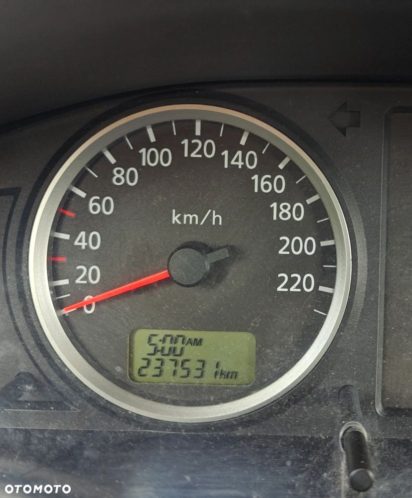 Nissan Almera 1.5 Visia + - 18
