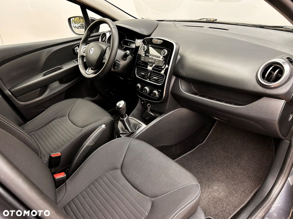 Renault Clio 1.2 16V 75 LIMITED - 26