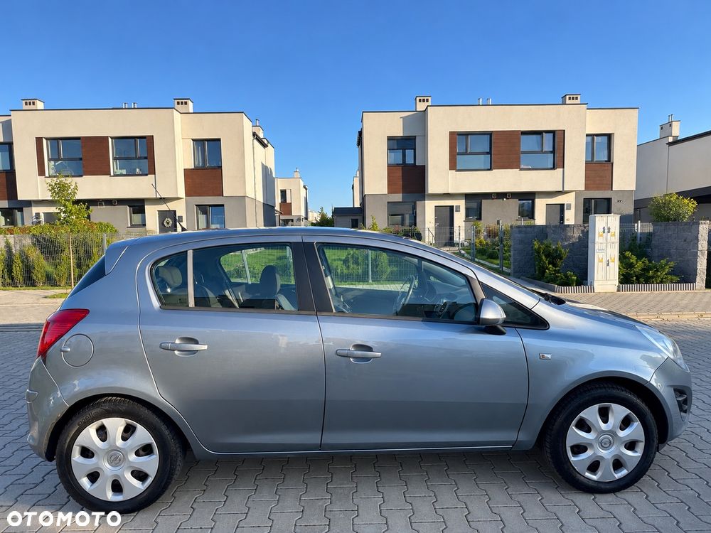 Opel Corsa 2013 photo 2