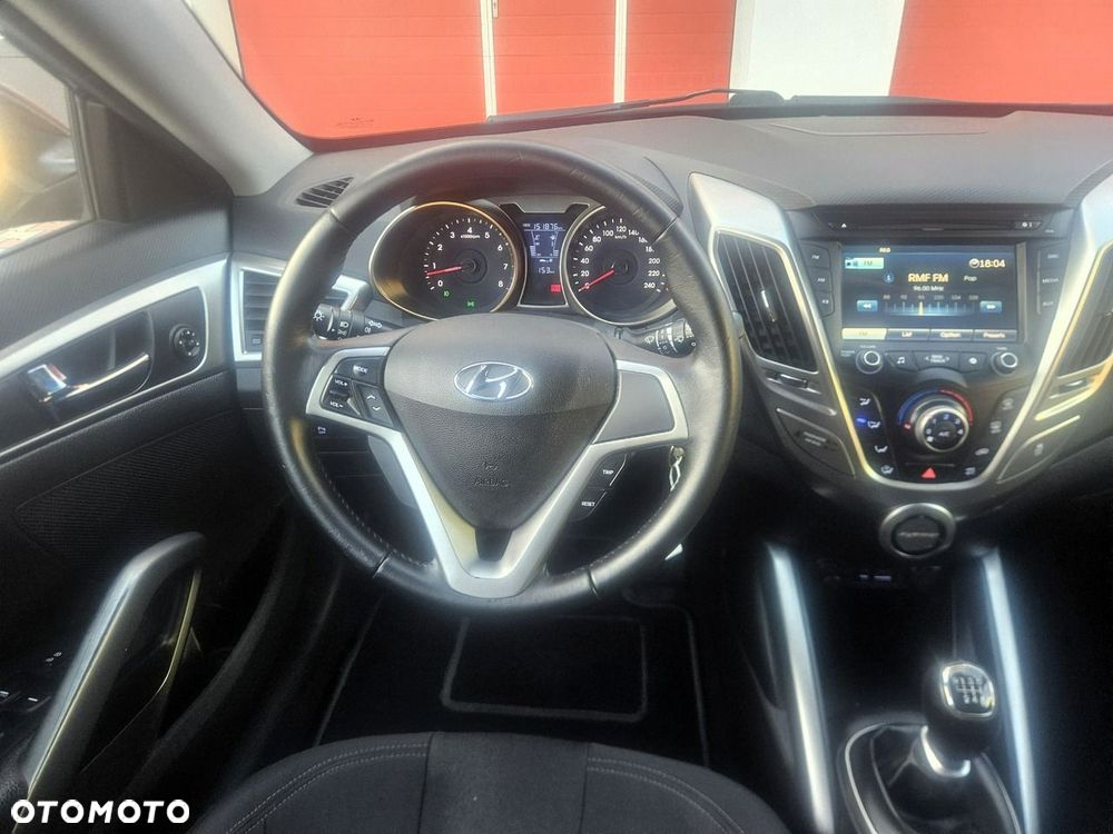 Hyundai Veloster - 28