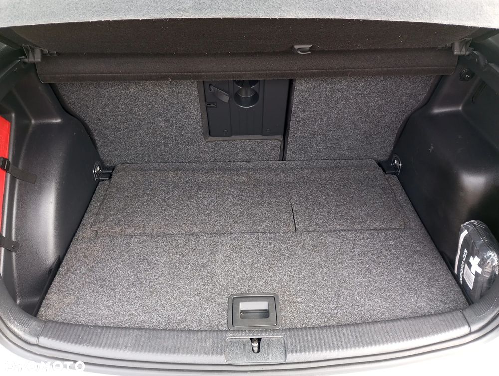 Volkswagen Golf - 23