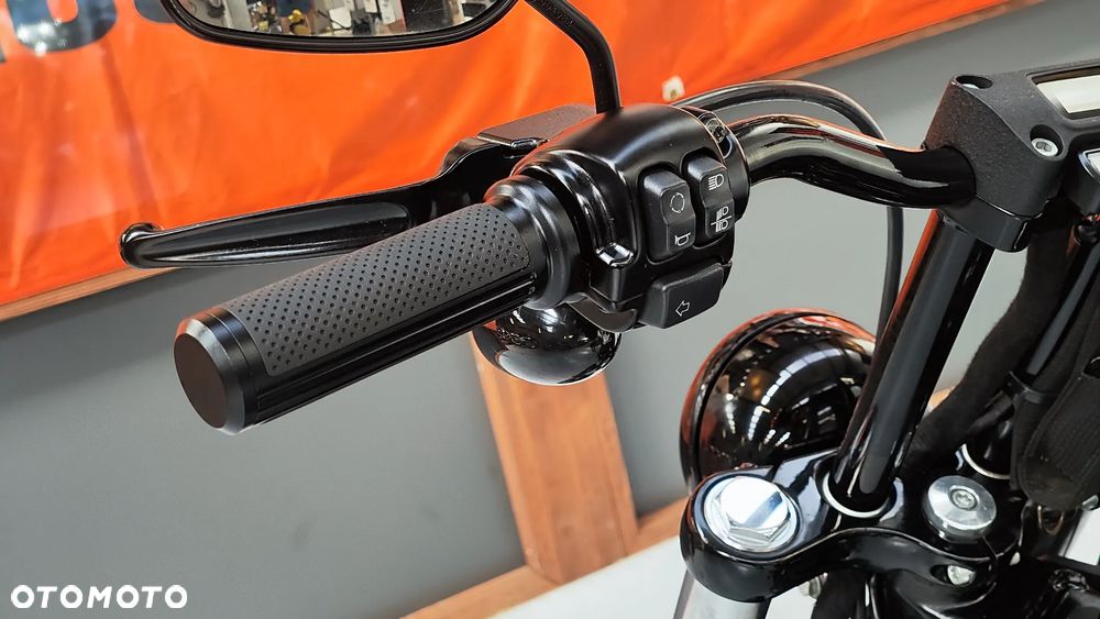 Harley-Davidson Softail Street Bob - 27