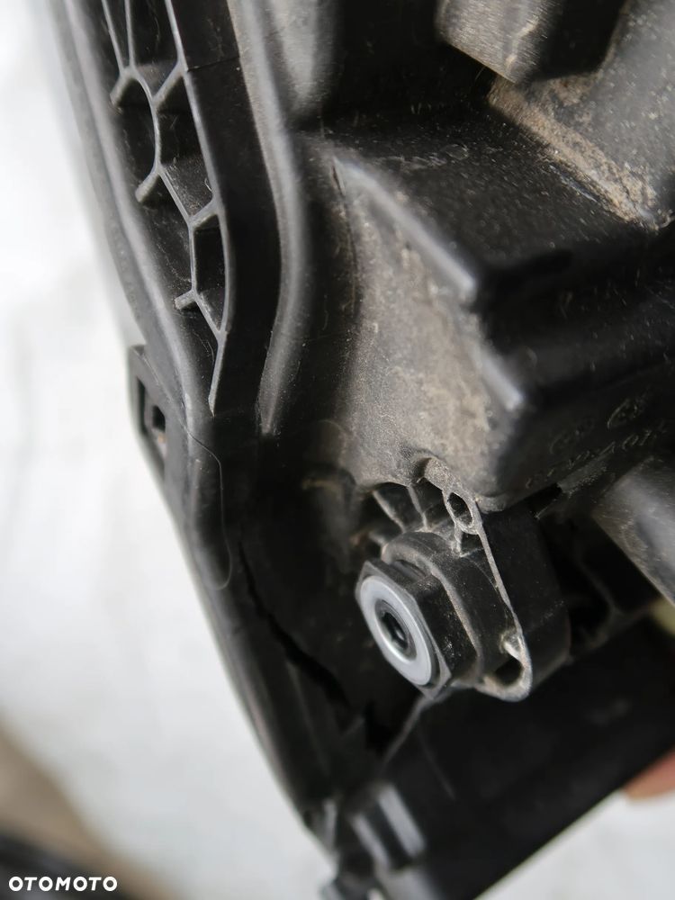 Lampa przednia Skoda 3V1941015C - 3