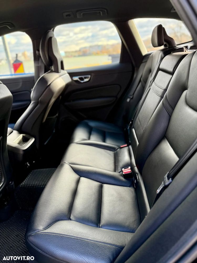 Volvo XC 60 D5 AWD Geartronic Inscription - 24