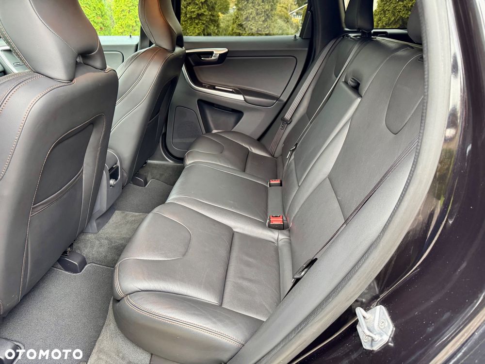 Volvo XC 60 D4 Momentum - 14