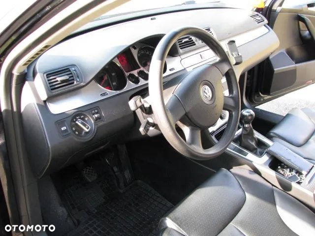 Volkswagen Passat 1.9 TDI Comfortline - 11