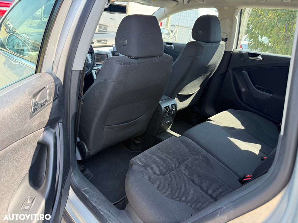 Volkswagen Passat Variant 2.0 Blue TDI SCR Comfortline - 12