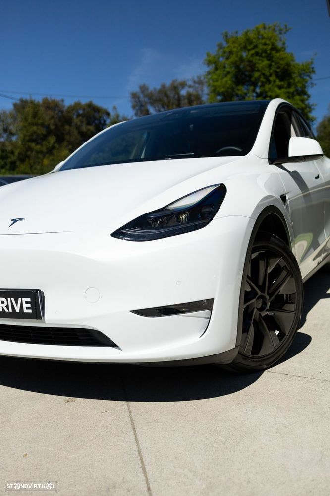 Tesla Model Y Long Range Dual Motor AWD - 12