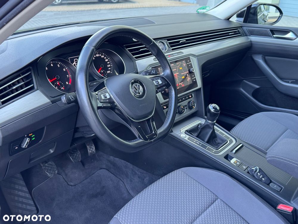 Volkswagen Passat - 5
