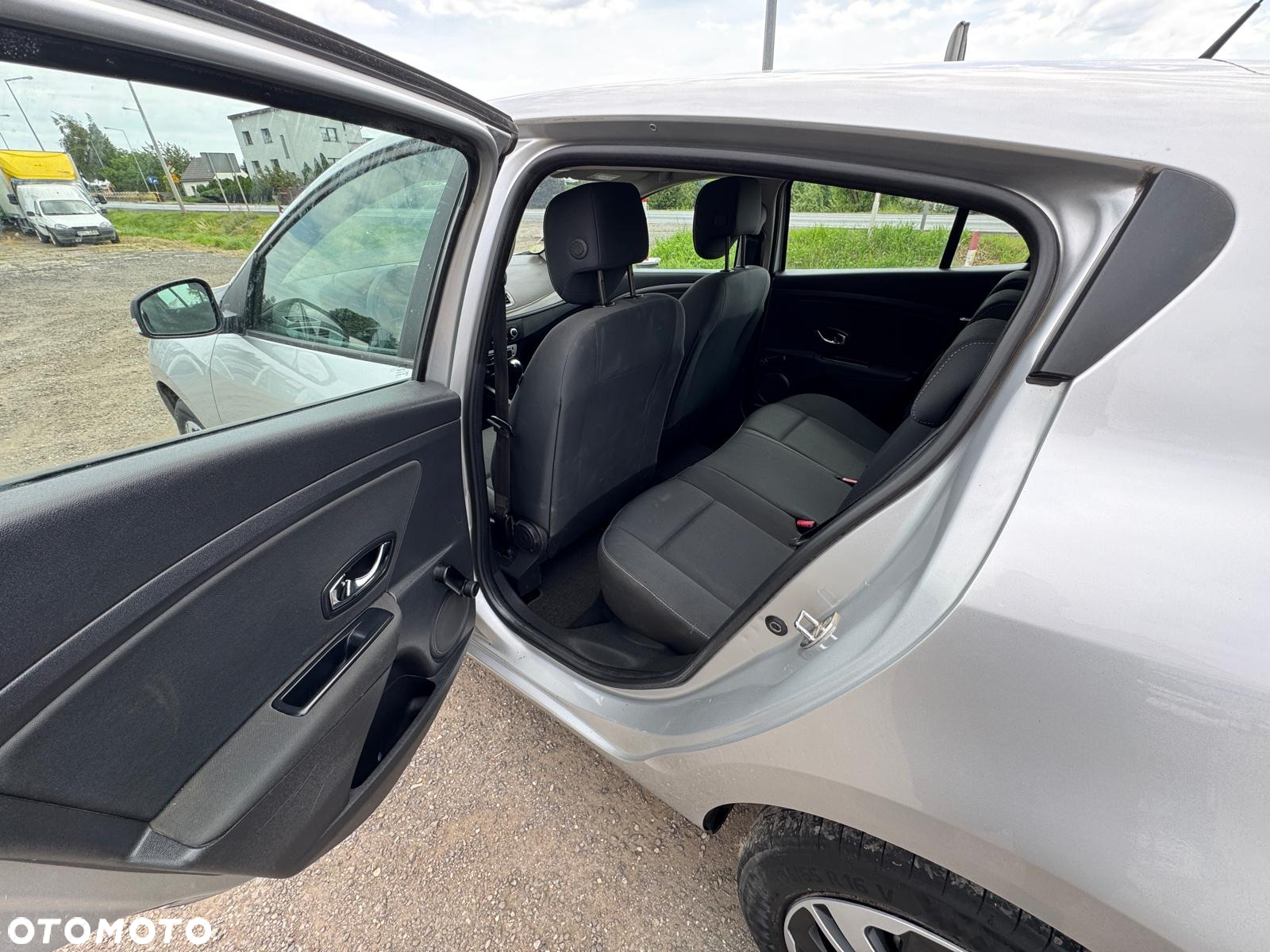 Renault Megane 1.5 Blue dCi Life - 10