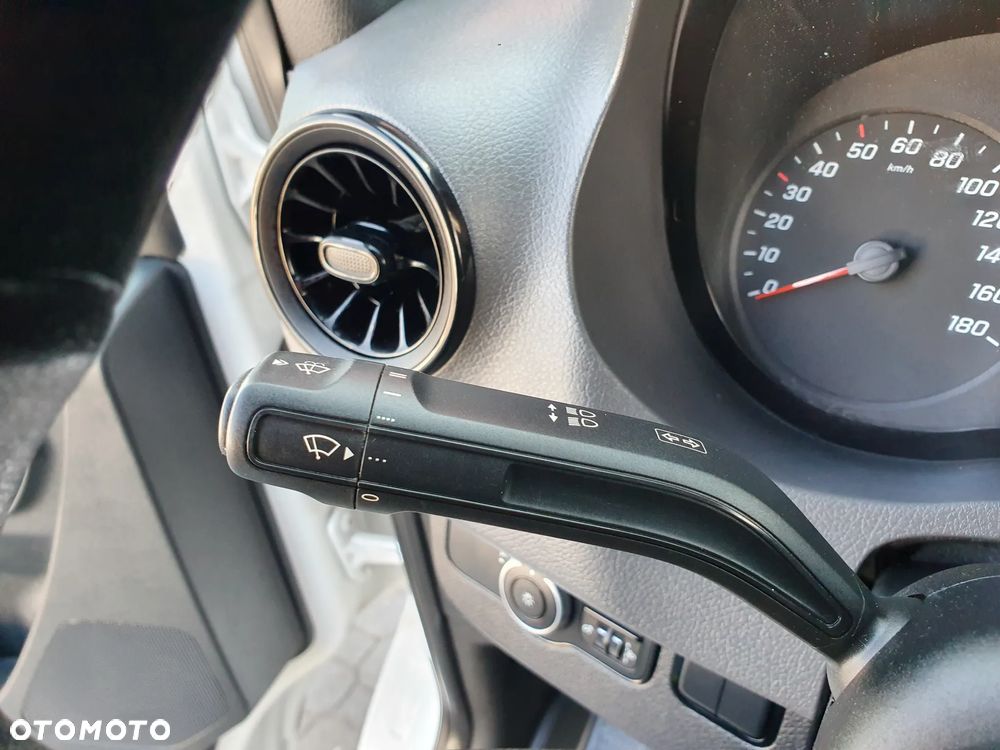 Mercedes-Benz Sprinter - 20