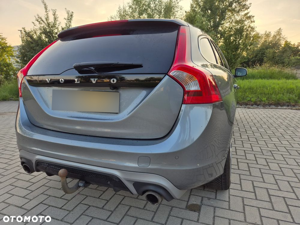 Volvo V60 D4 Drive-E R-Design Momentum - 11