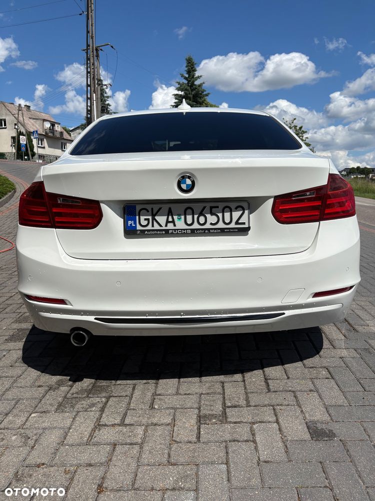 BMW Seria 3 320d Efficient Dynamics Edition Sport Line - 4