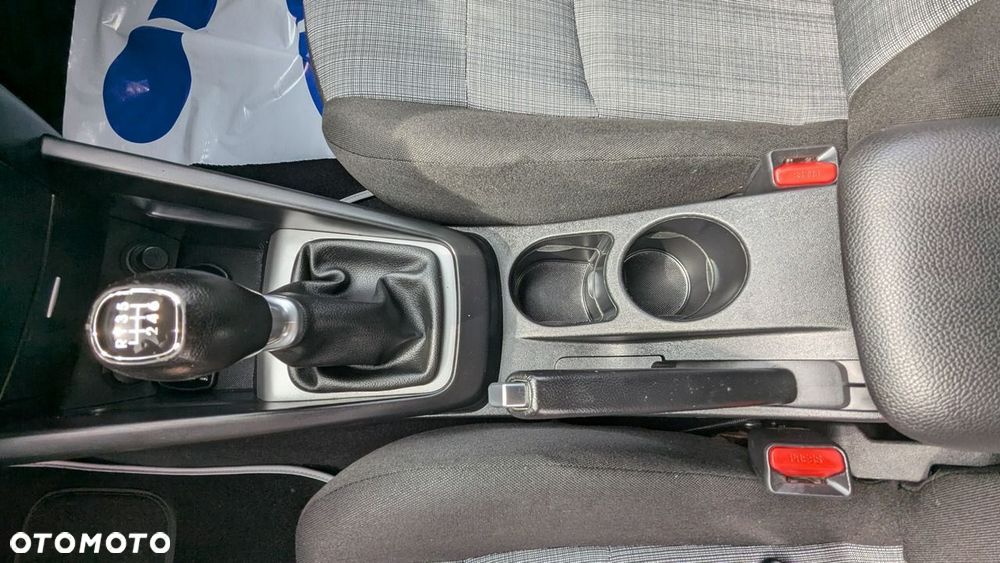 Kia Ceed - 32