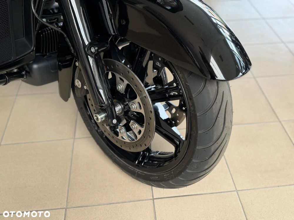 Harley-Davidson Touring Road Glide - 22