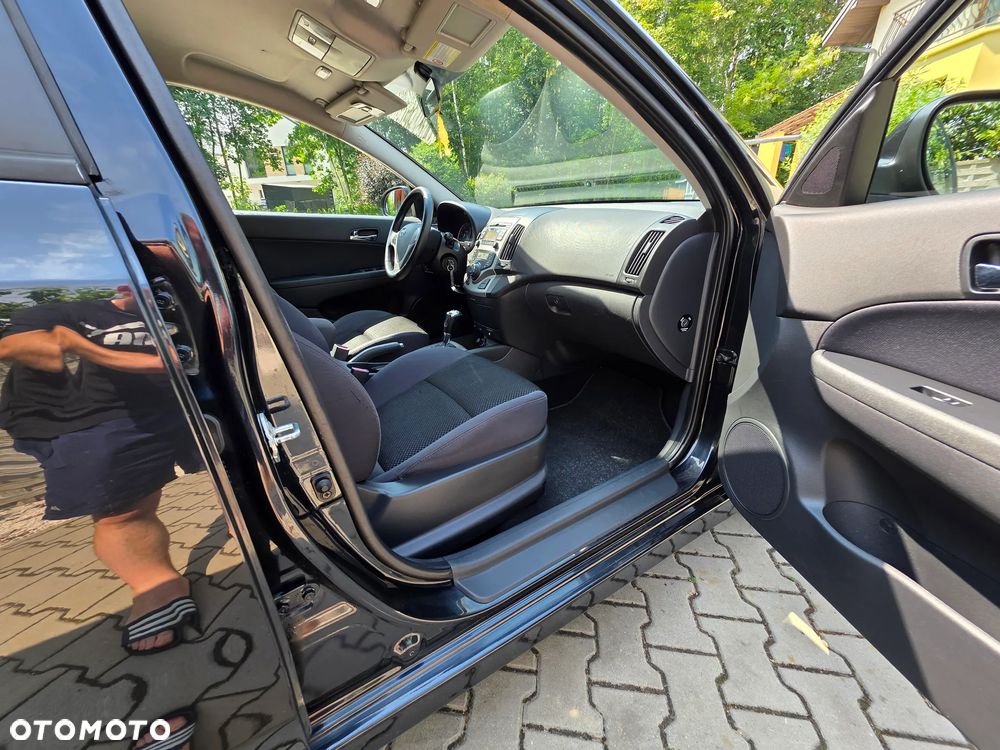 Hyundai i30 i30cw 1.6 CRDi Automatik Comfort - 5