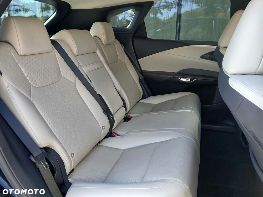 Lexus RX 2023