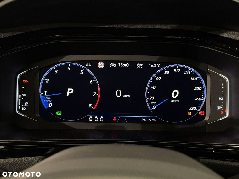 Volkswagen T-Roc - 23