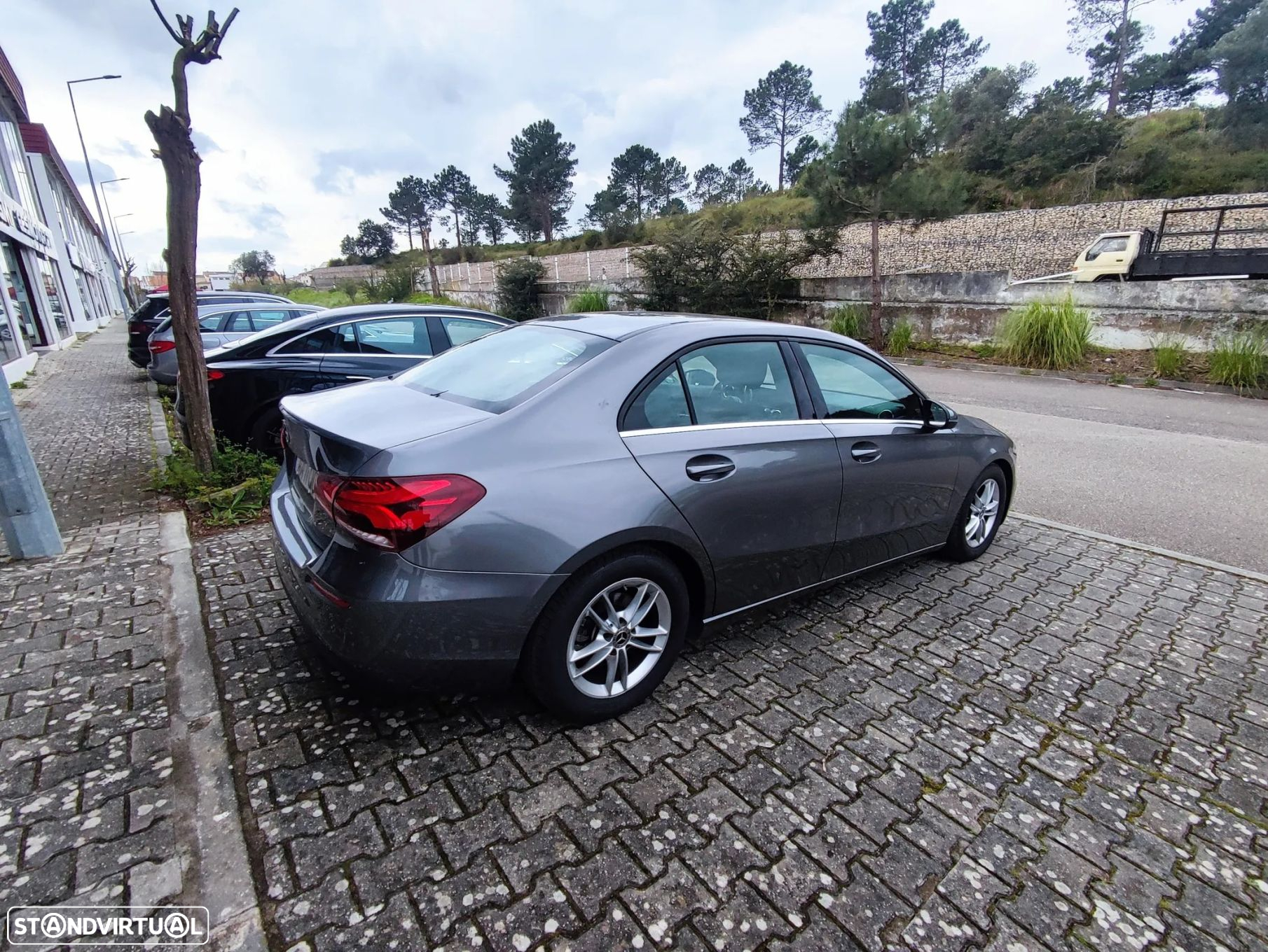 Mercedes-Benz A 180 Limousine d Progressive Aut. - 4