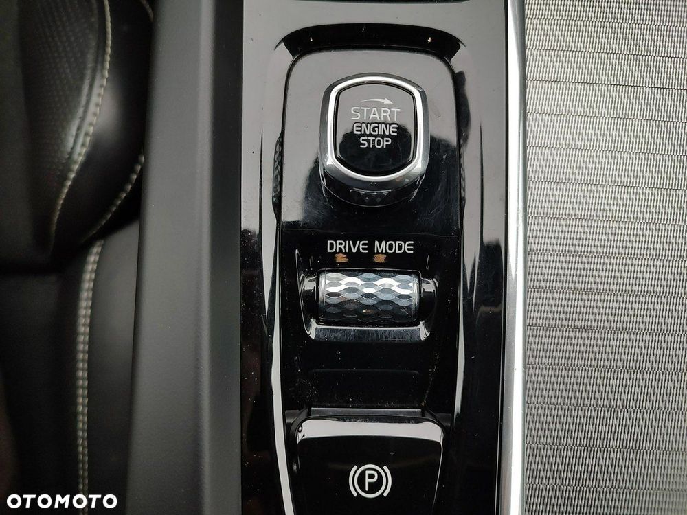 Volvo XC 60 D4 R-Design - 18