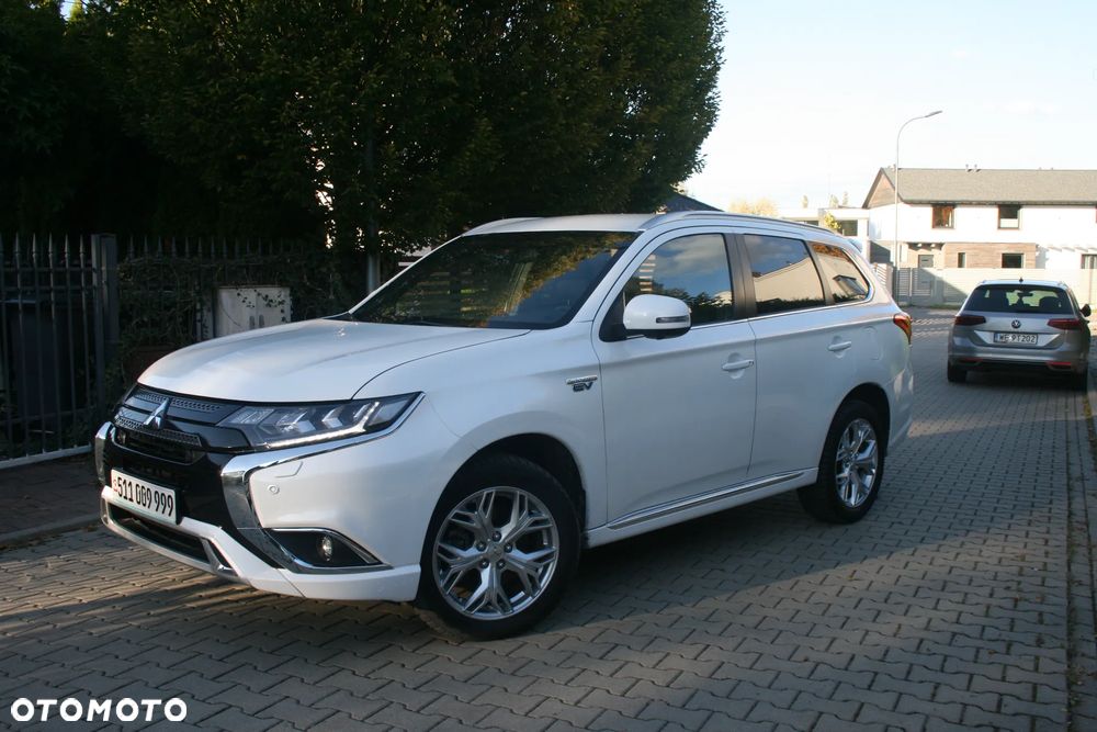 Mitsubishi Outlander - 3