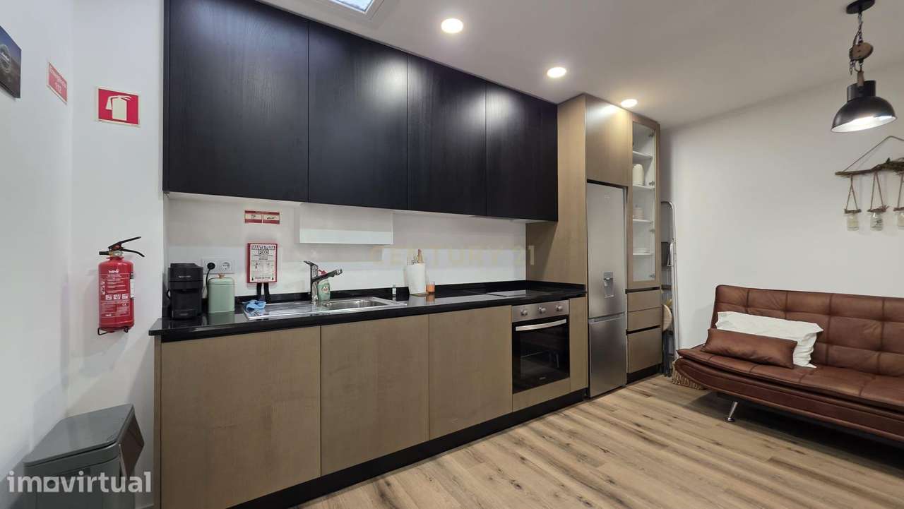 Prédio Renovado a 2 minutos da Avenida Luisa Tody T1 + T0 todo equipad - Grande imagem: 3/27