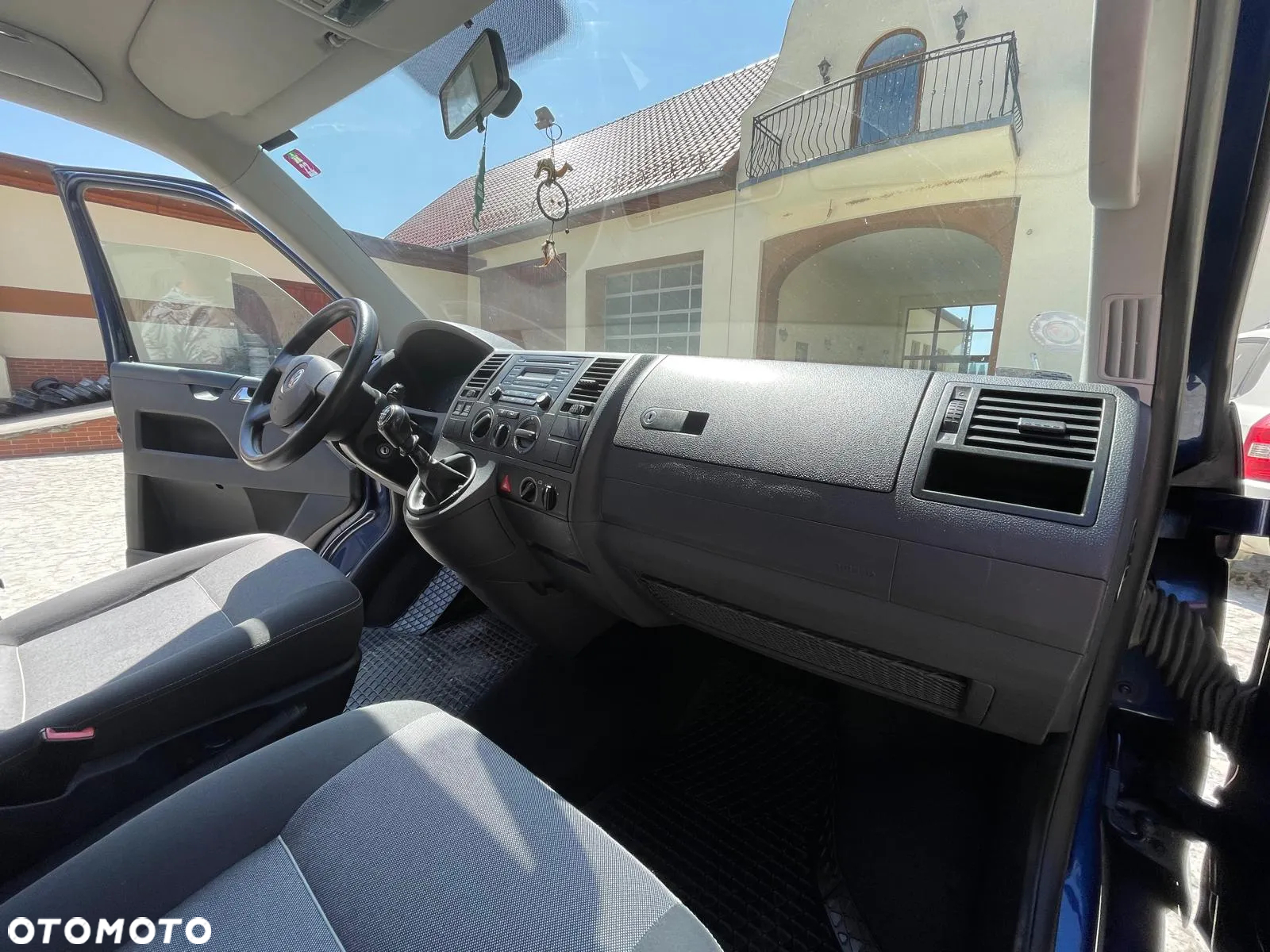 Volkswagen Multivan - 10
