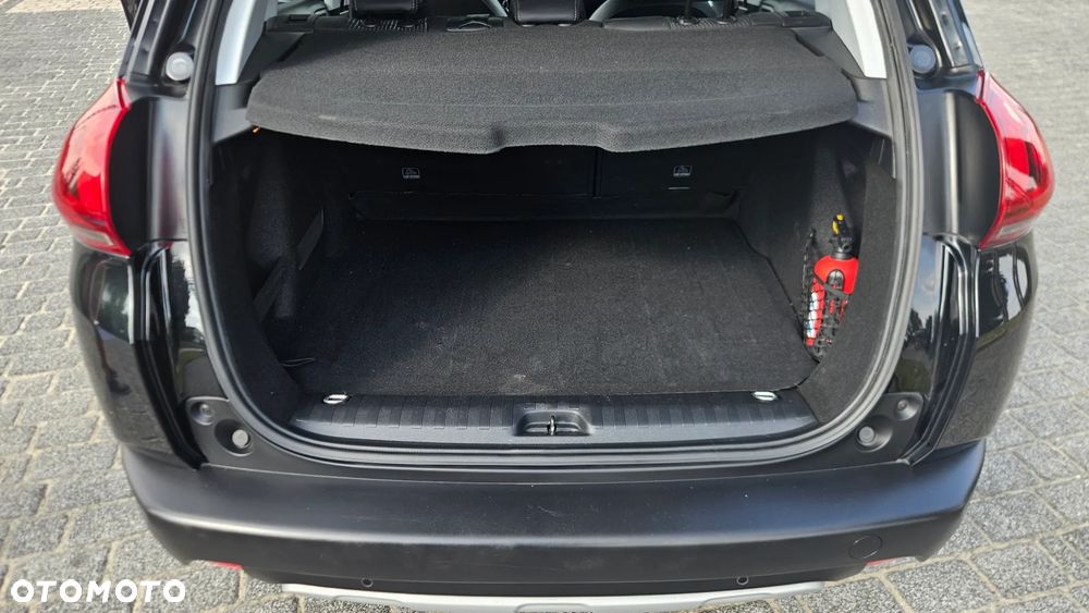 Peugeot 2008 1.2 Pure Tech Allure S&S - 15