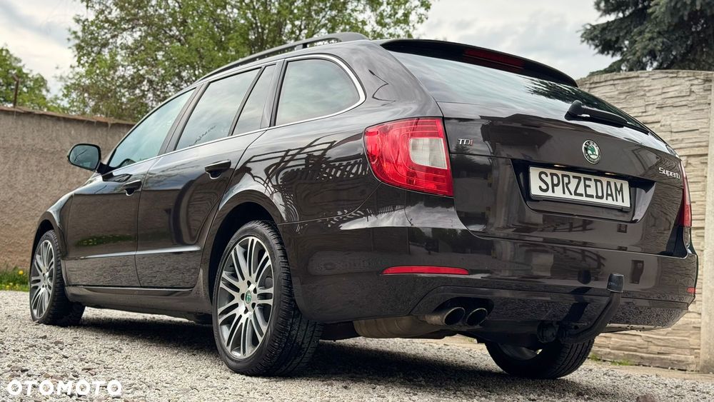 Skoda Superb 2.0 TDI DSG Exclusive - 17