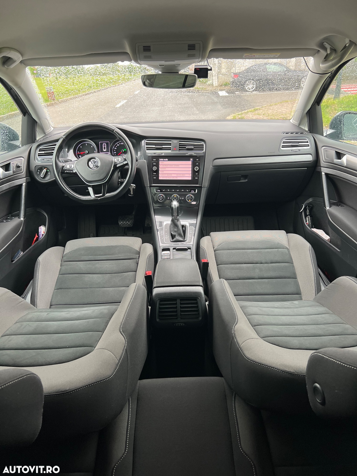 Volkswagen Golf 1.6 TDI DSG Comfortline - 6