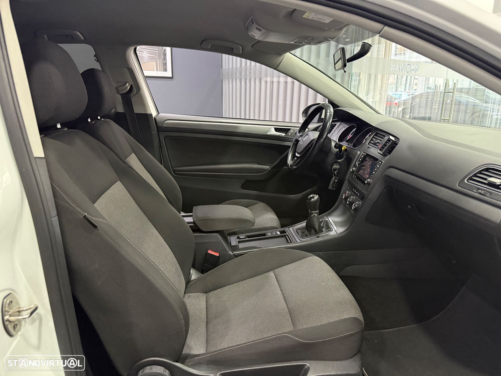 VW Golf 1.6 TDi DPF BlueMotion Comfortline - 21