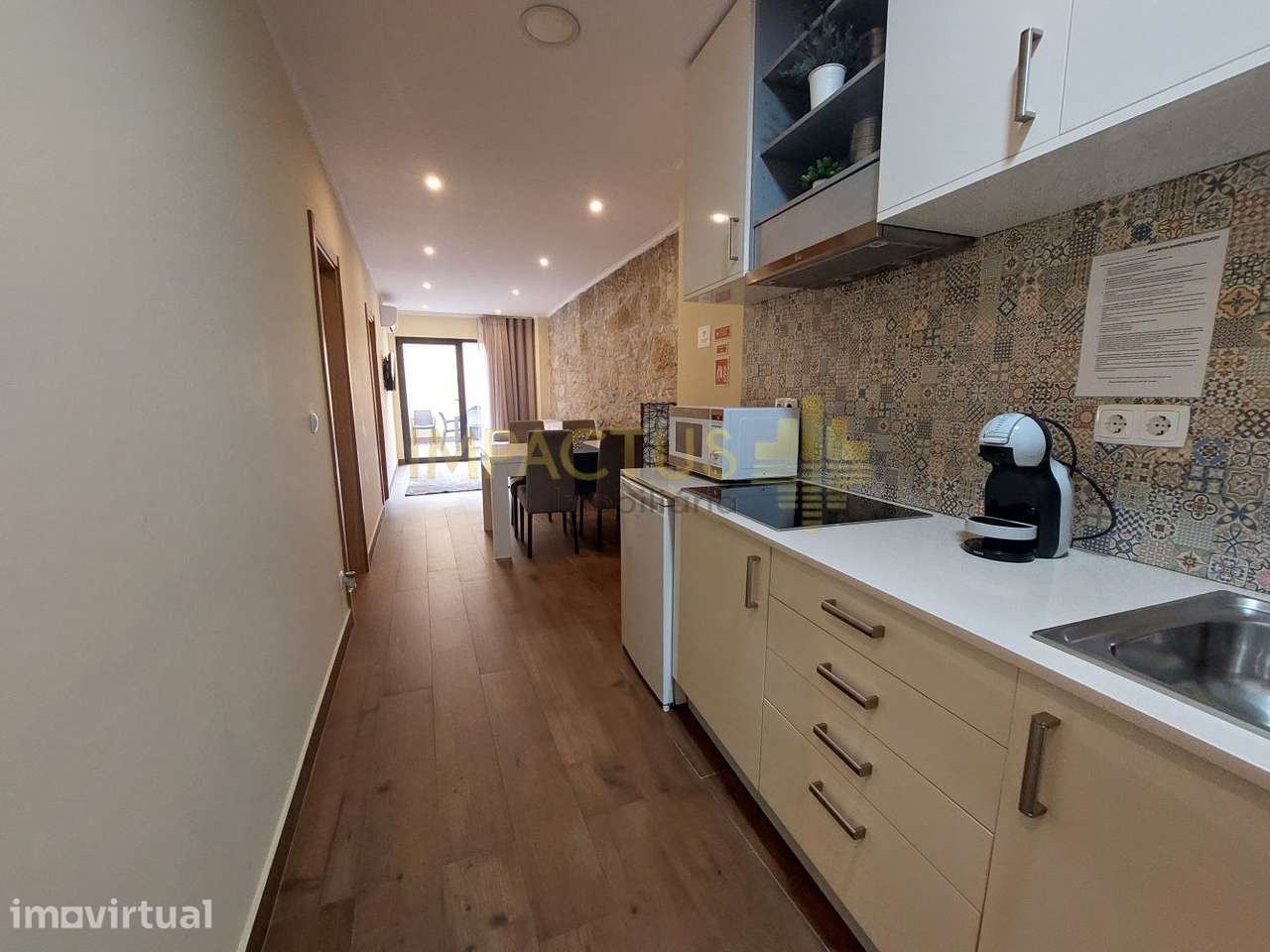 Apartamento T2 mobilado e equipado com terraço no centro - Grande imagem: 5/16