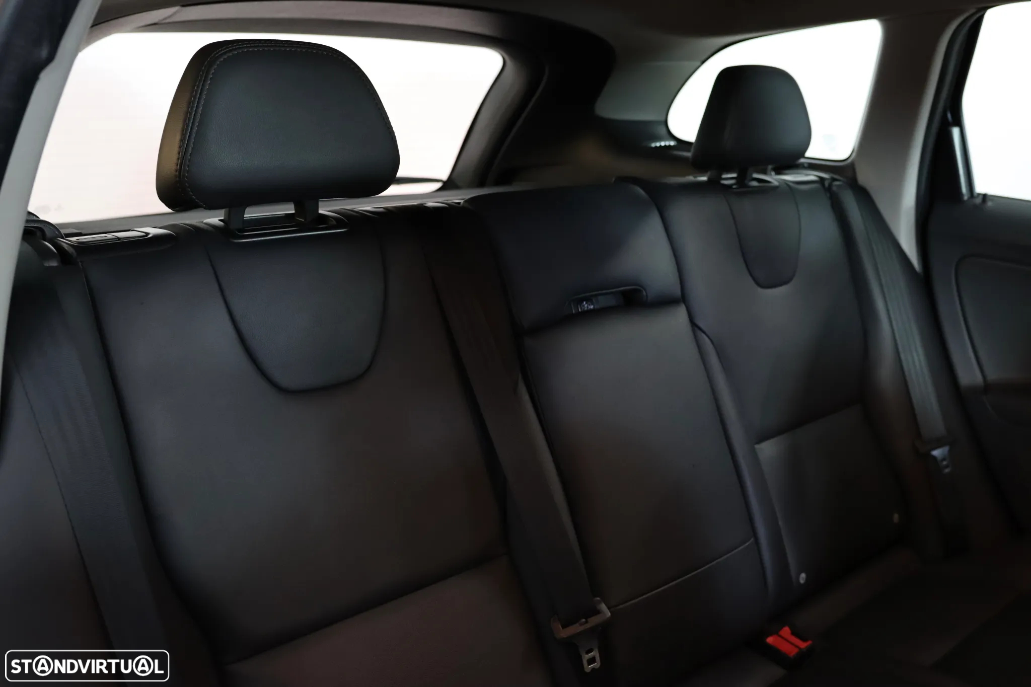 Volvo XC 60 2.0 D3 Summum Geartronic - 19