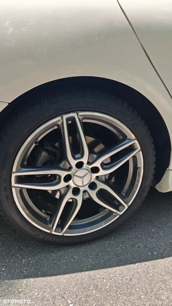 Mercedes-Benz CLA 180 7G-DCT AMG Line - 7