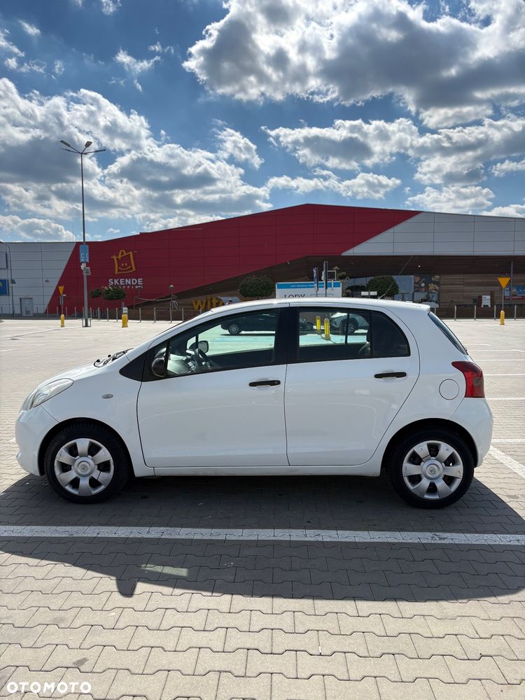 Toyota Yaris - 7