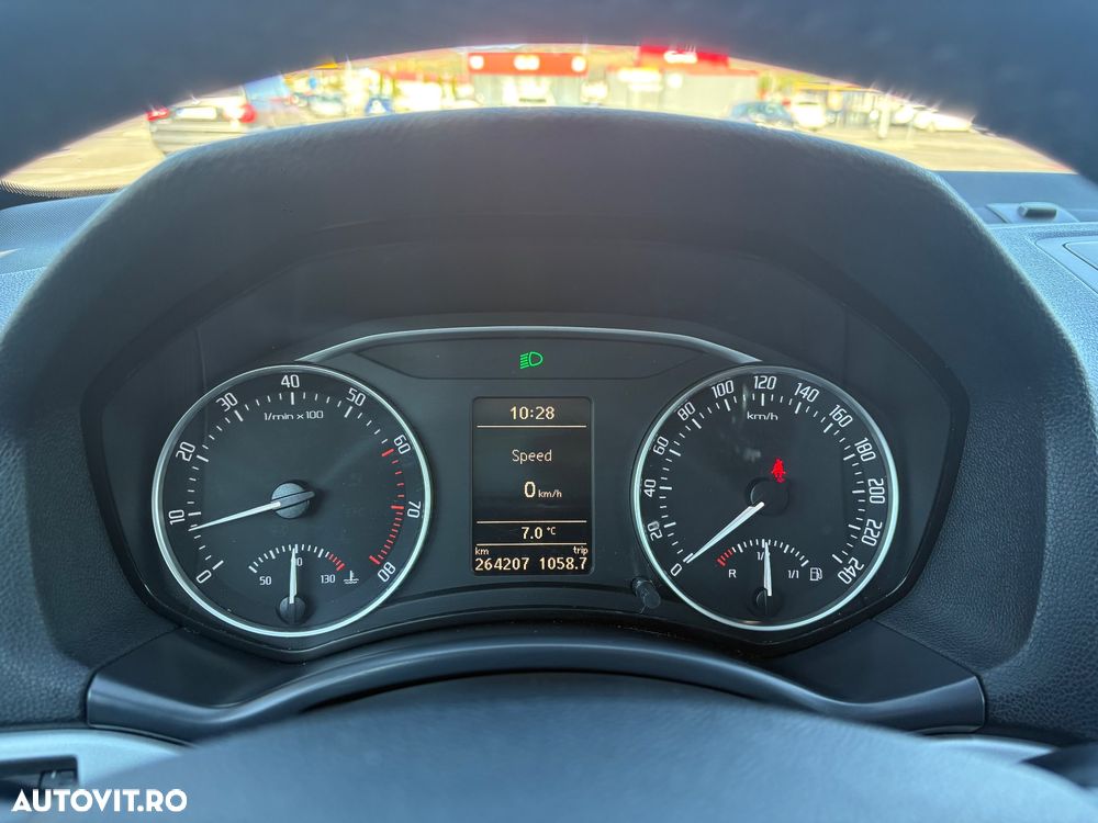 Skoda Octavia 1.8 TSI Ambiente - 9