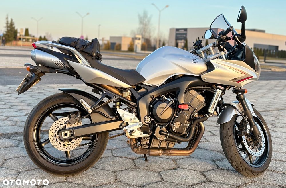 Yamaha FZ6 - 9