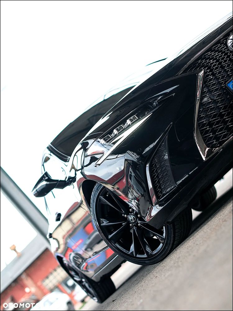 Lexus ES 300h F Sport - 10