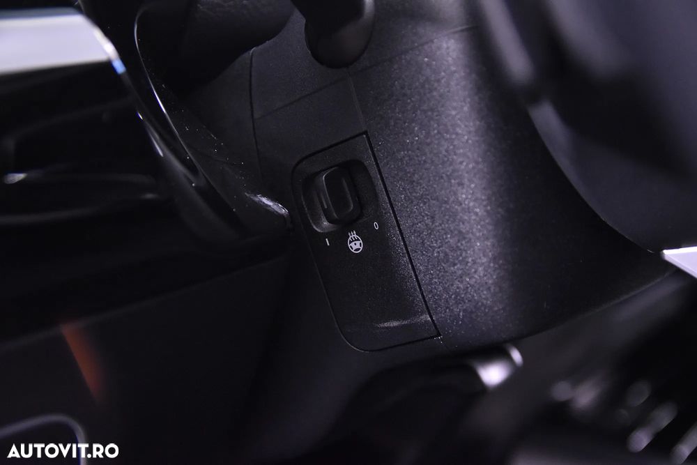 Mercedes-Benz GLA 180 d 8G-DCT - 17