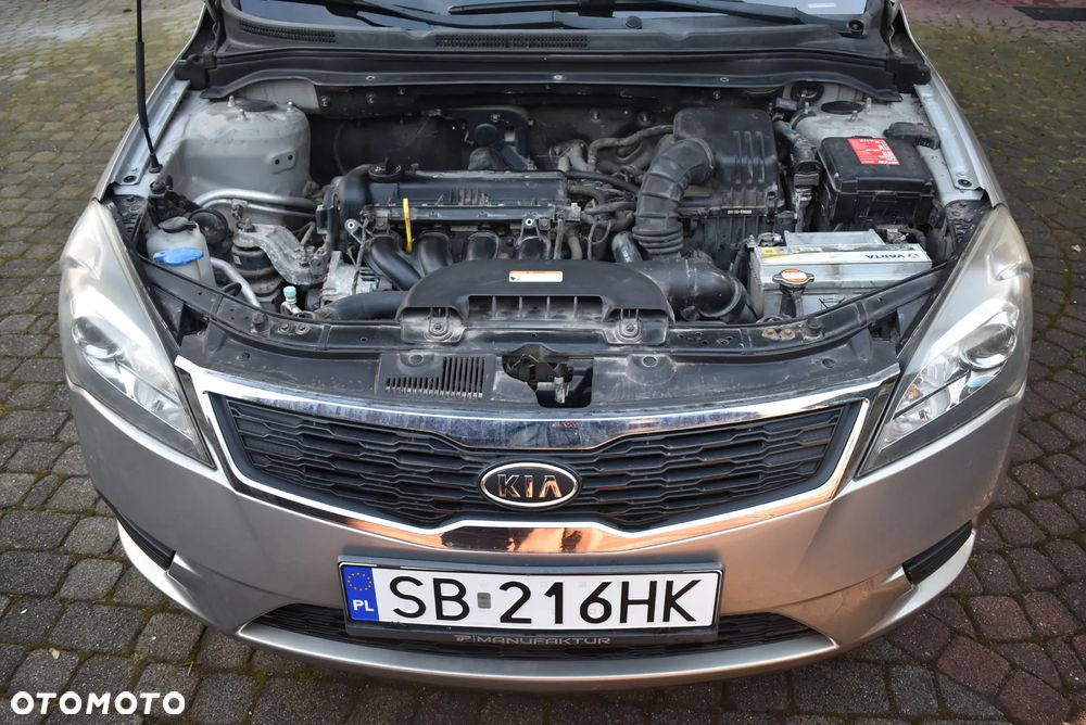 Kia Ceed - 36