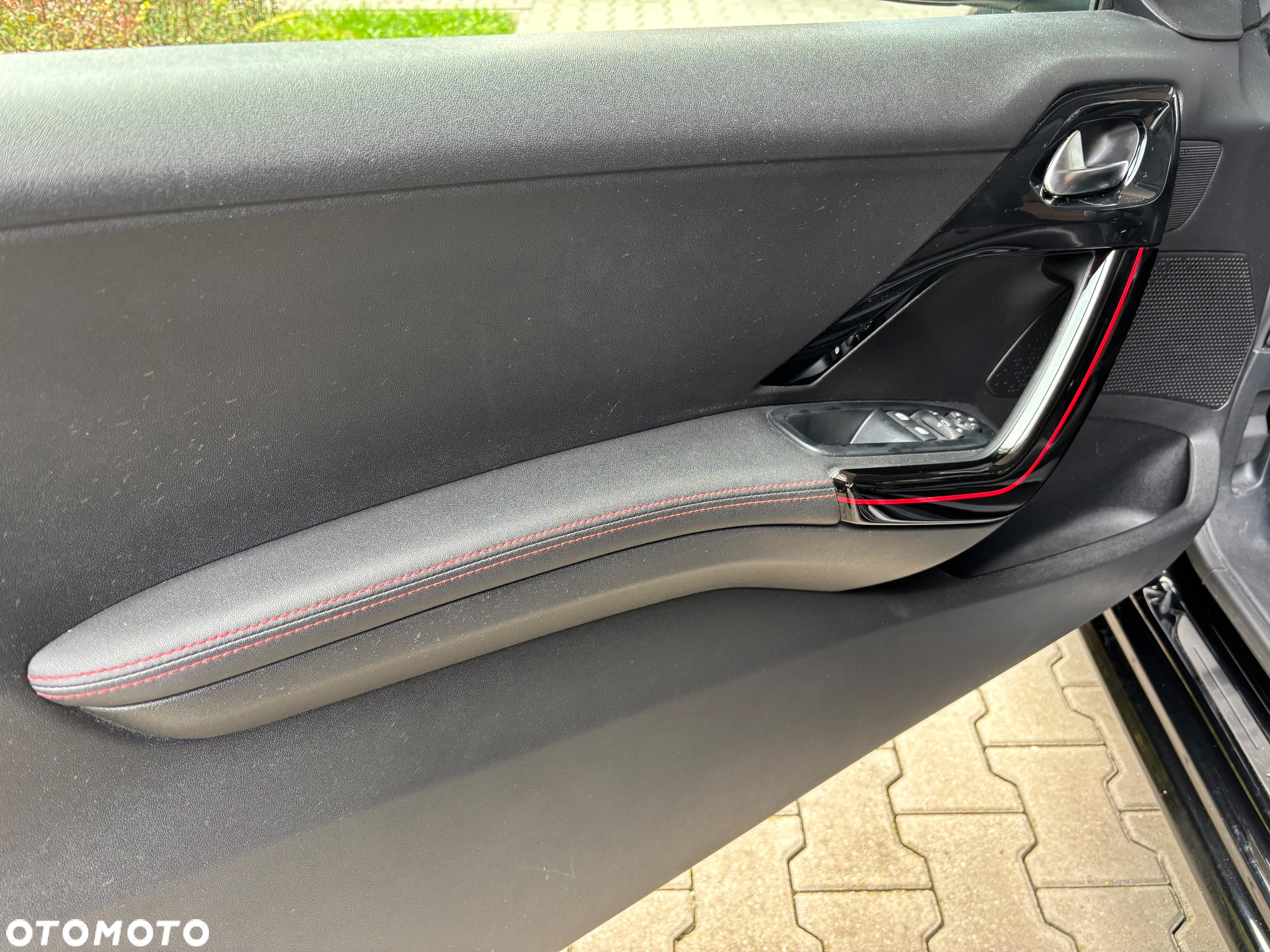 Peugeot 208 PureTech 110 Stop & Start Allure - 16