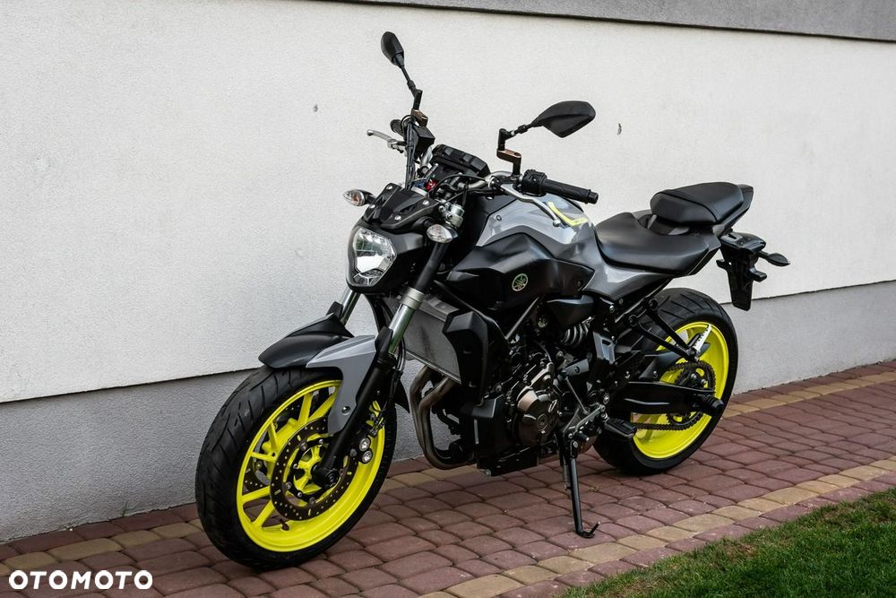 Yamaha MT - 6