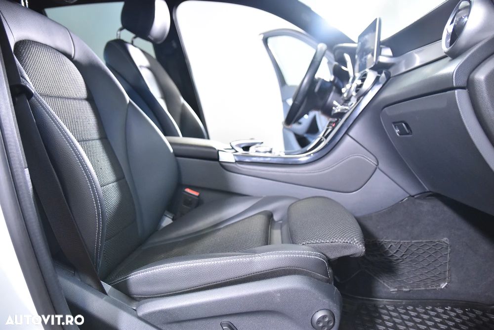 Mercedes-Benz GLC 250 4MATIC 9G-TRONIC - 12