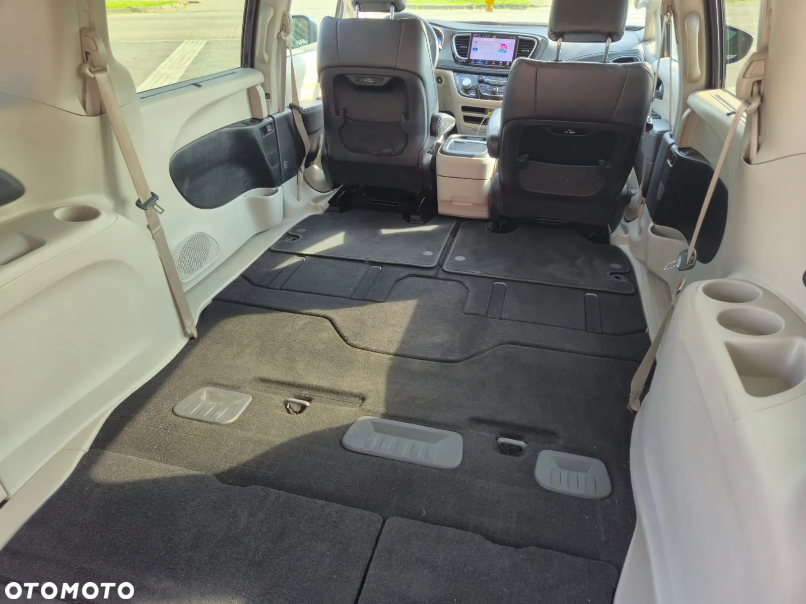 Chrysler Pacifica - 14