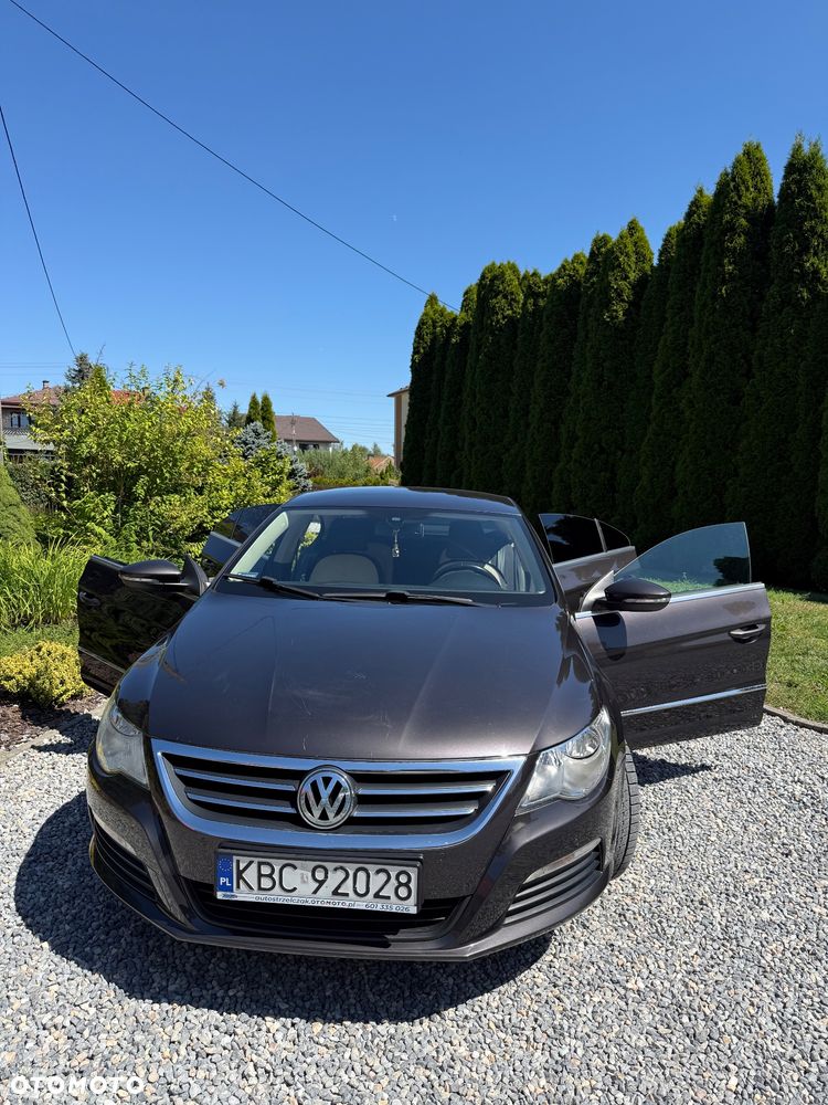 Volkswagen Passat - 2