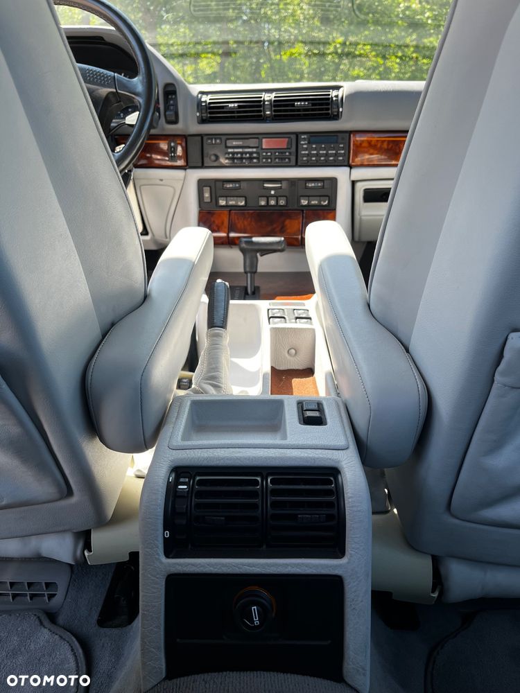BMW Seria 7 - 33