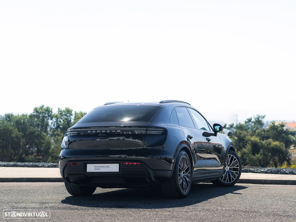 Porsche Macan Electric 4 - 9