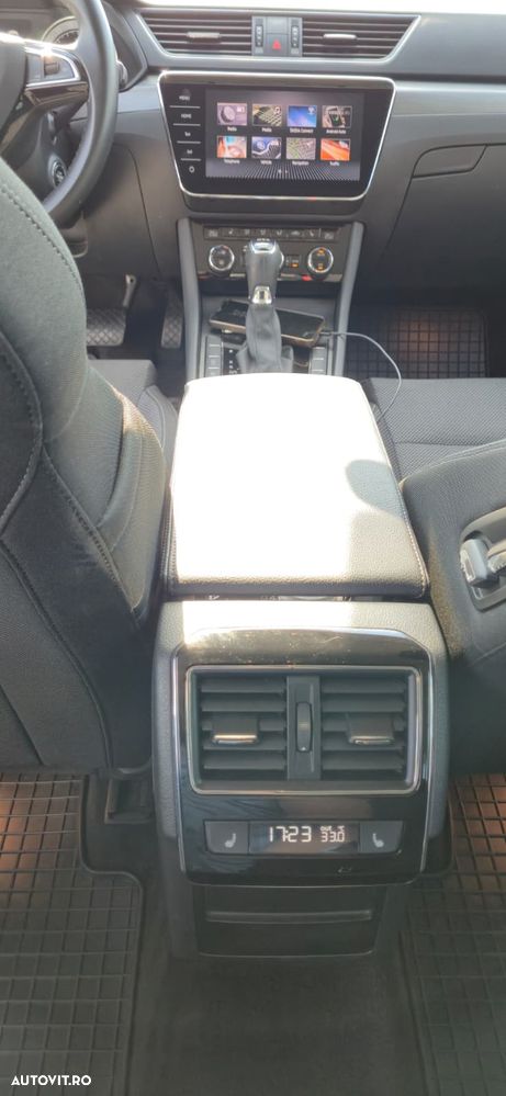 Skoda Superb 2.0 TDI DSG Premium Edition - 9